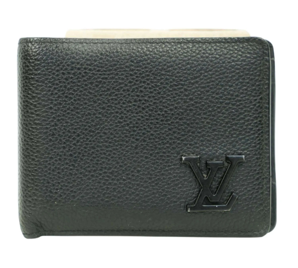 Louis Vuitton LV Aerogram Multiple wallet in smooth leather with embossed LV logo, luxury men’s wallet