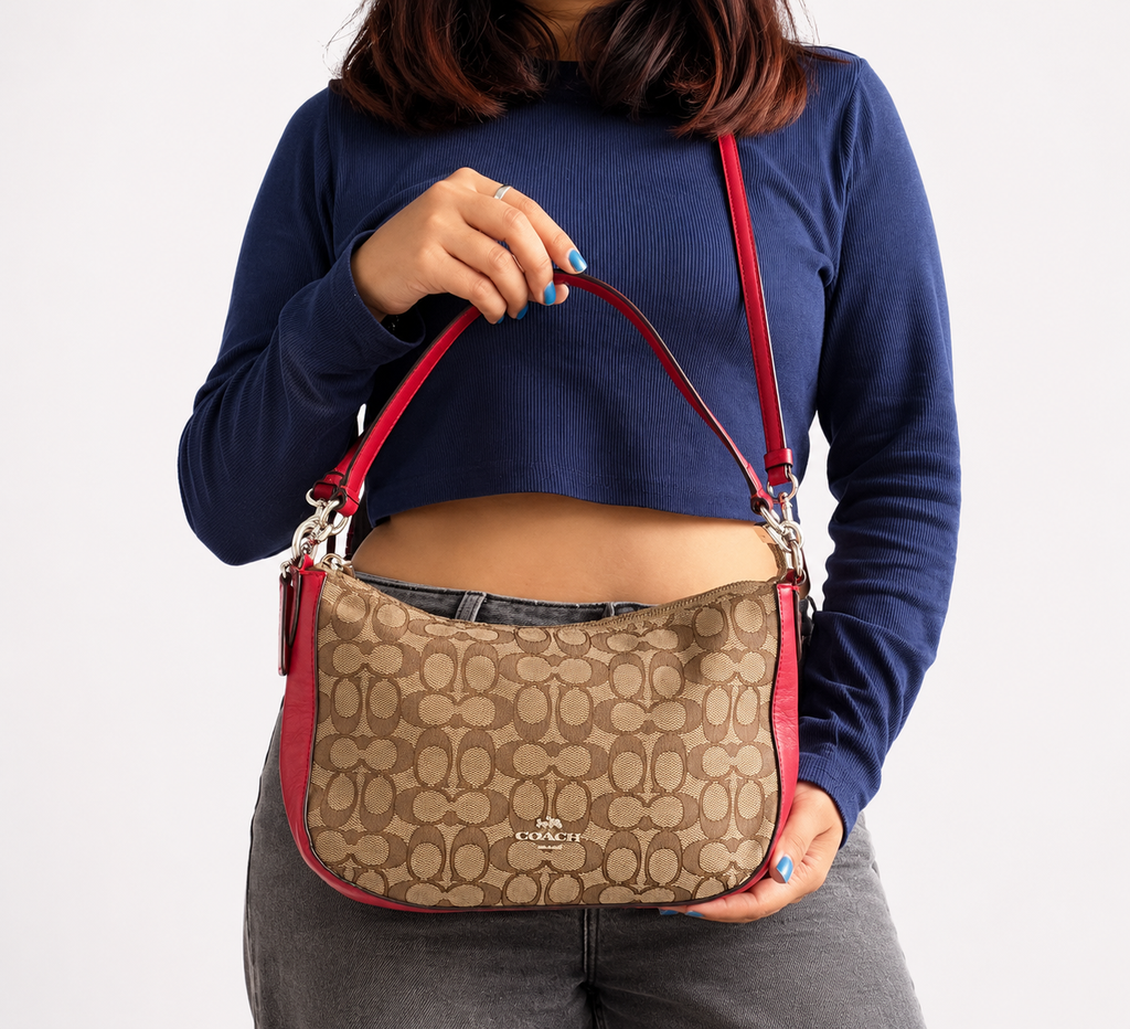 Shay Crossbody In Signature Canvas
