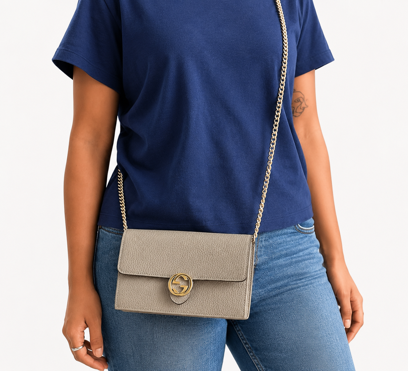 Grey Interlocking G Wallet On Chain