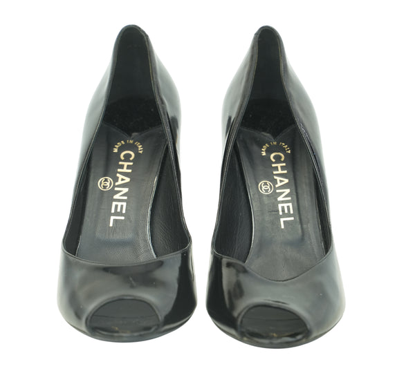 Black Patent Leather Peep-Toe Pump Size 40 – Eur