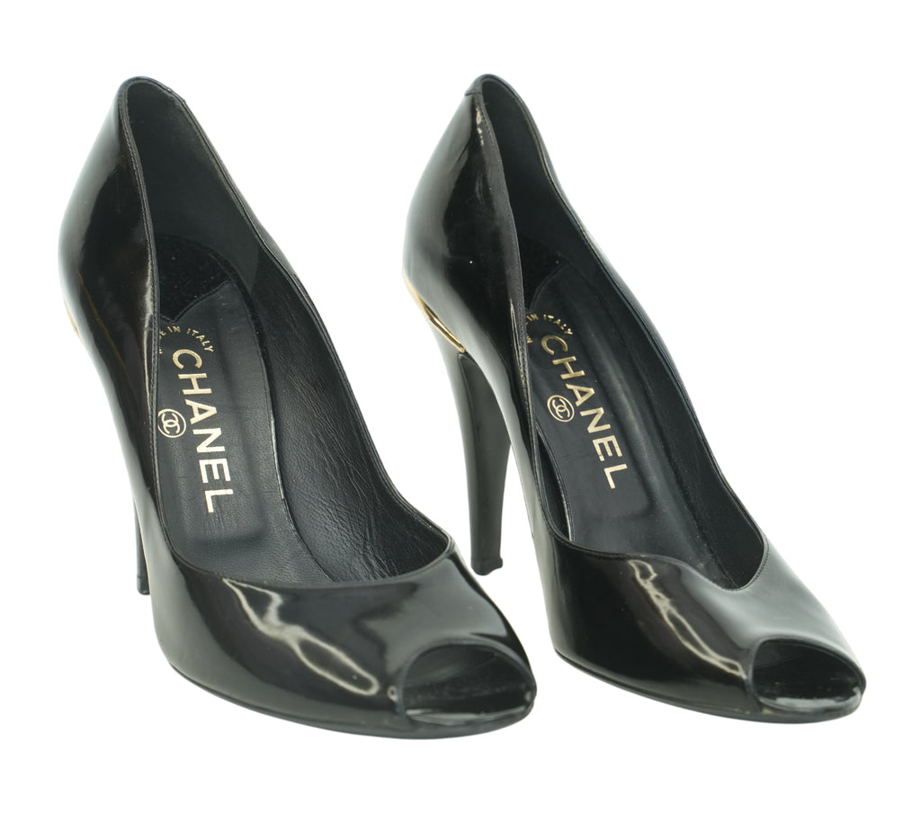 Black Patent Leather Peep-Toe Pump Size 40 – Eur