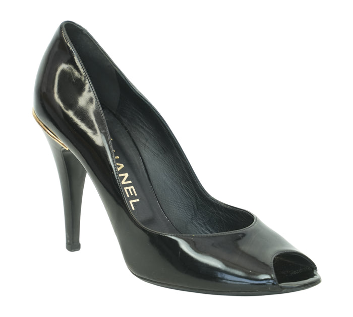 Black Patent Leather Peep-Toe Pump Size 40 – Eur