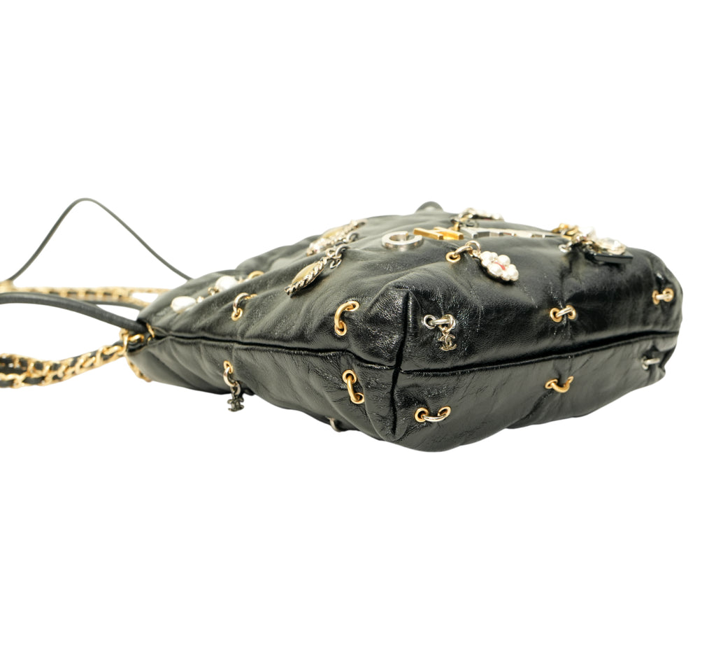 Chanel 22 Mini Handbag With Charms