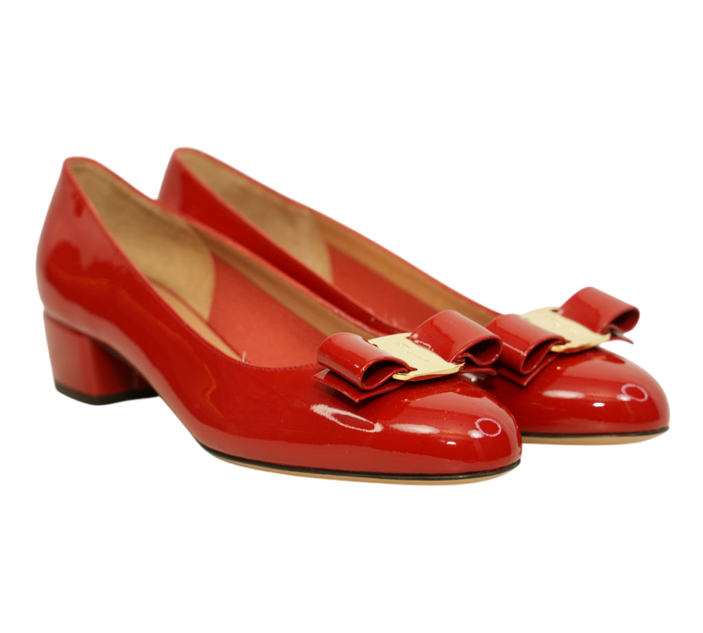 Glossy Red Vara Bow Patent Leather Pump Size - 6 D