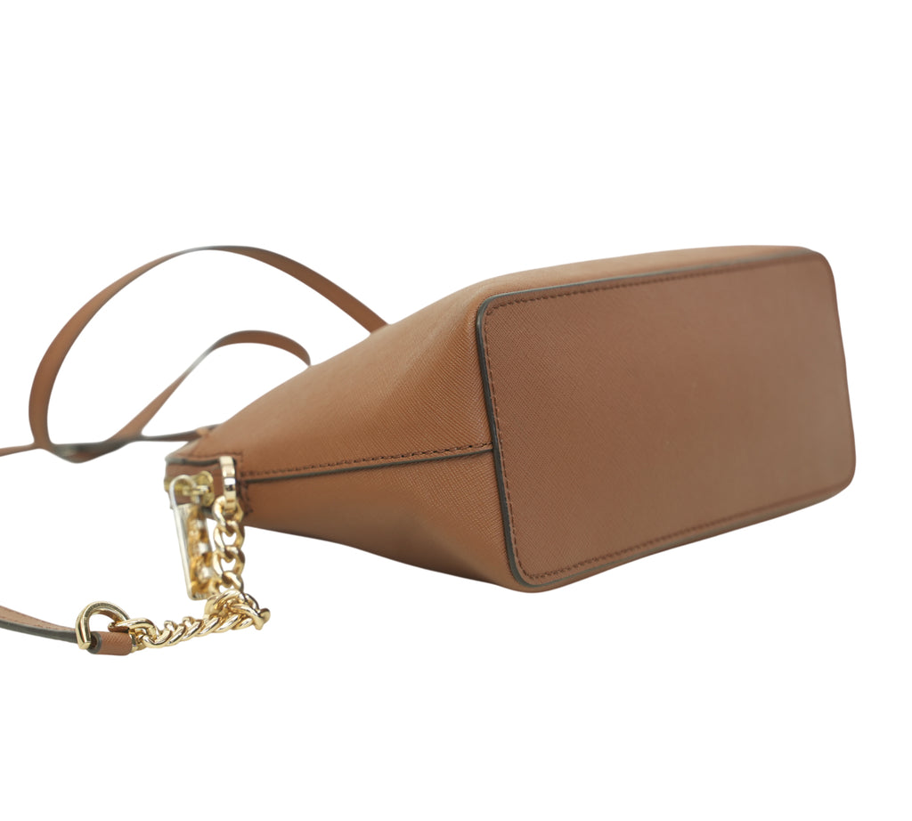 Jet Set Travel Medium Dome Crossbody Bag