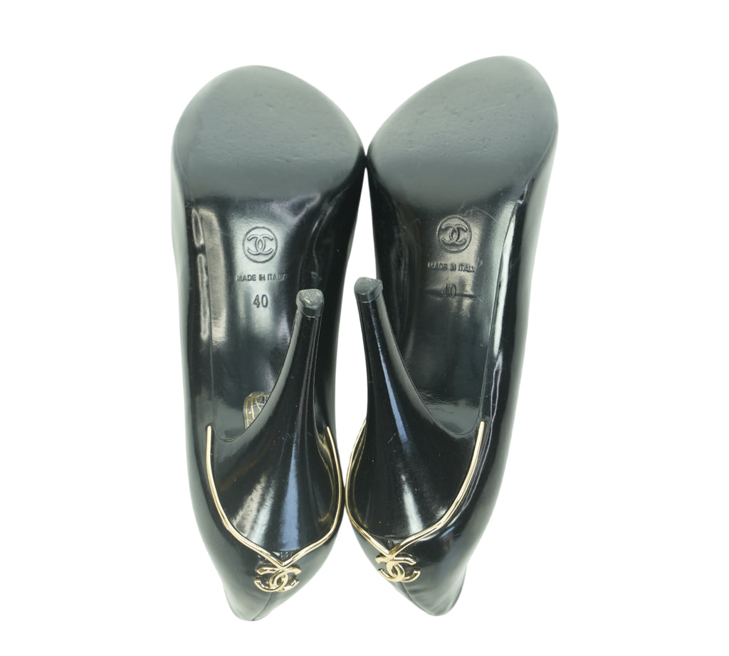 Black Patent Leather Peep-Toe Pump Size 40 – Eur