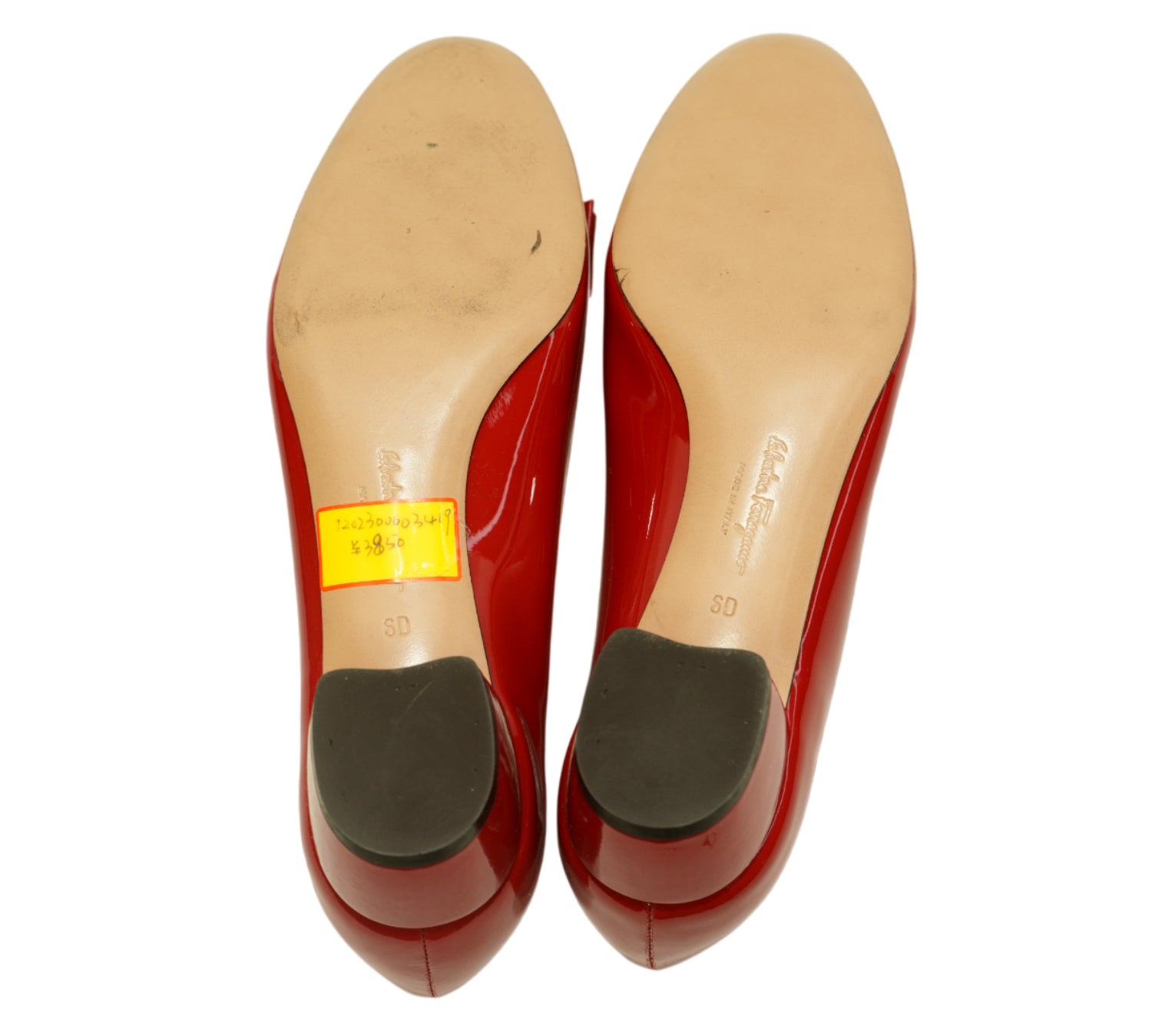 Glossy Red Vara Bow Patent Leather Pump Size - 6 D