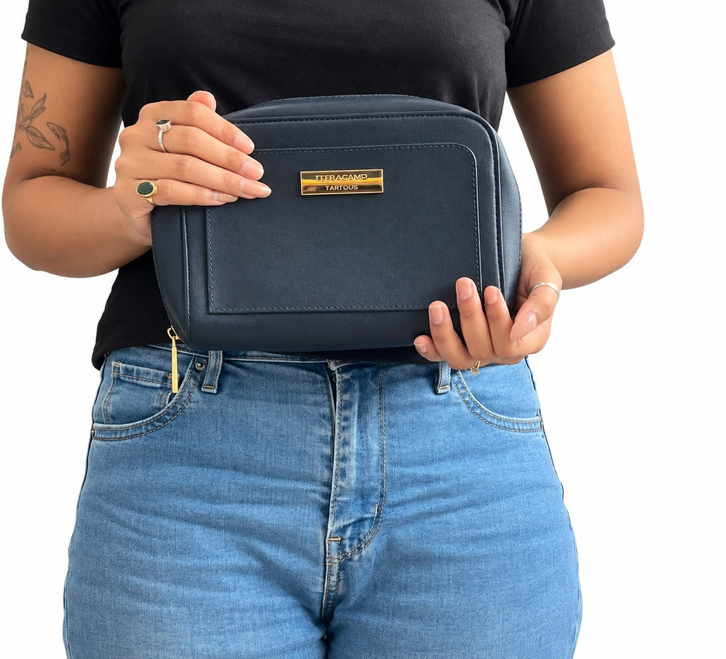 Navy Blue Parfums Amenity Pouch