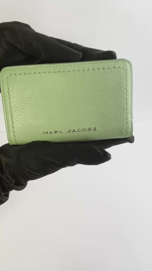 Green Groove Leather Compact Wallet